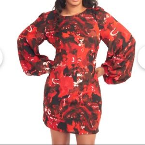 🎈VIVIENNE VIVIENNE  TAM🎈FLORAL SHIFT DRESS🎈